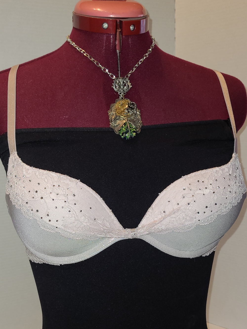 Victoria's Secret Pale Pink Lace-Embellished Underwire Bra 33A